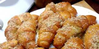 Σιροπιαστα κρουασανάκια με σοκολάτα