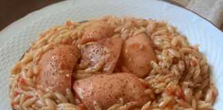 Σουπιές κοκκινιστές με κριθαράκι