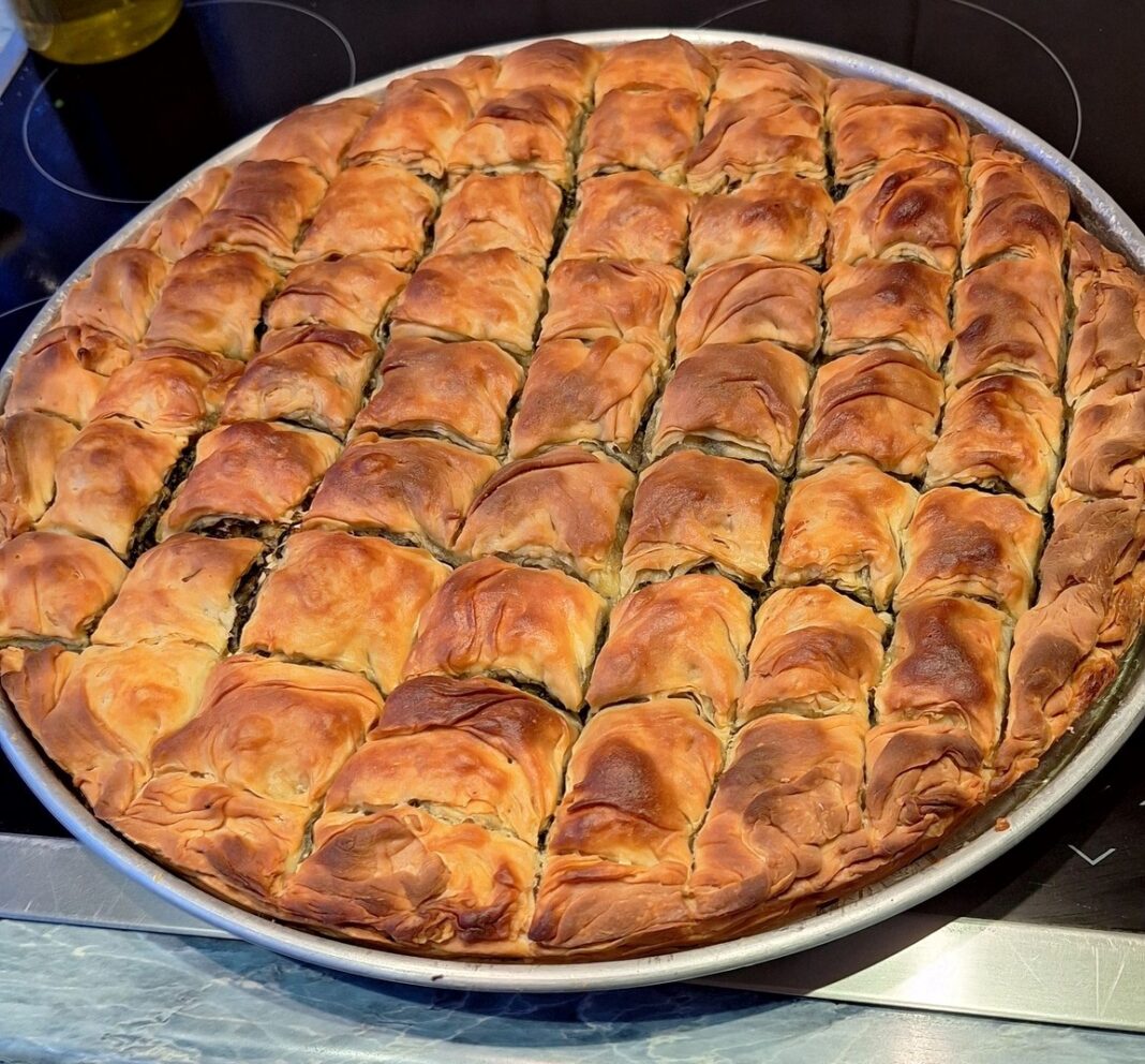 Σπανακοτυρόπιτα