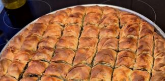 Σπανακοτυρόπιτα