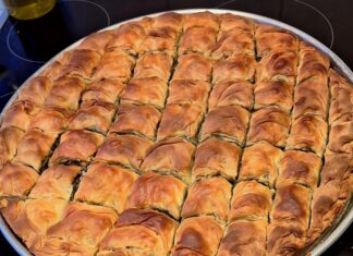 Σπανακοτυρόπιτα