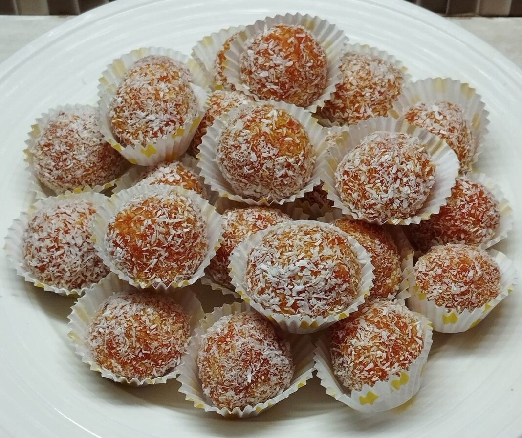 Τρουφάκια καρότου με καρύδα