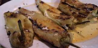 Γεμιστές πιπεριές κερατό με τυριά