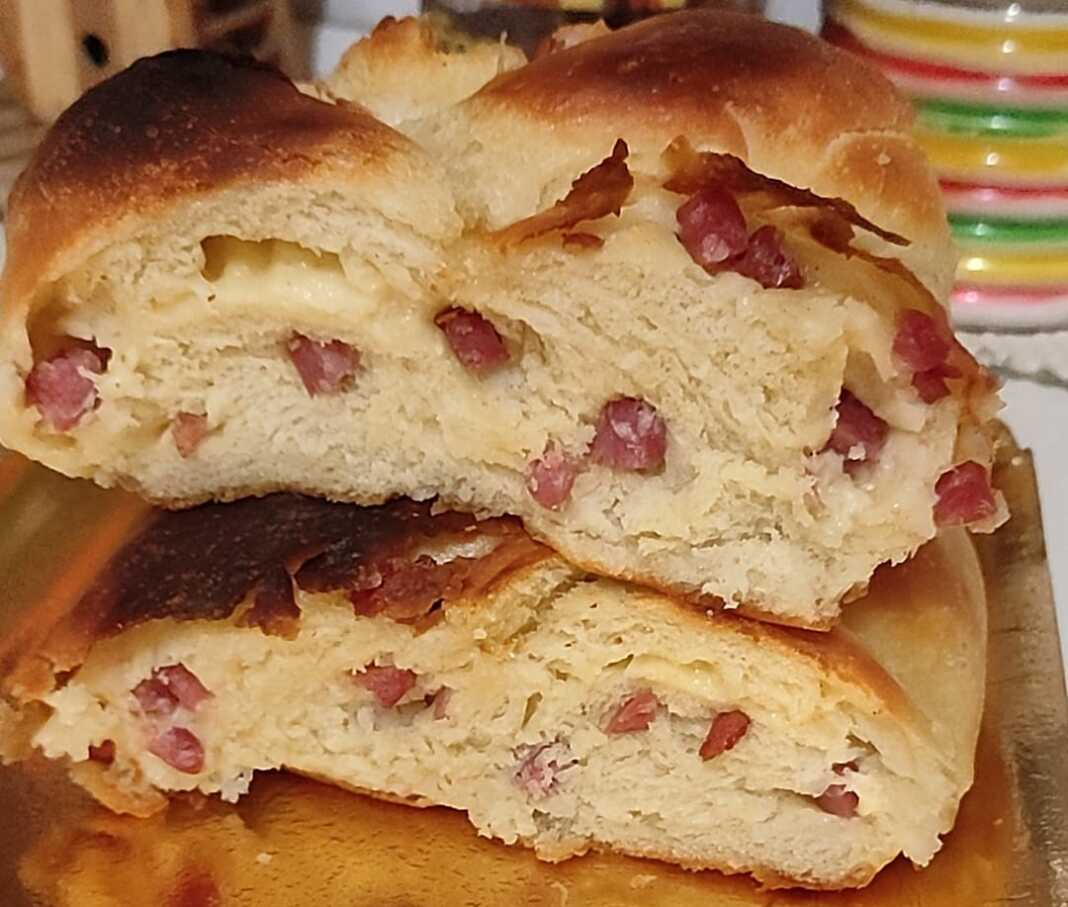 πλεξούδα γεμιστή με τριμμένο εμεντάλ και ζαμπον