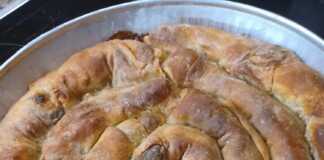 Ενα ταψί χρυσαφένιας γλυκιάς κολοκυθόπιτας