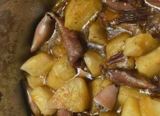 Καλαμαράκια με πατάτες στην κατσαρόλα
