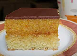 Γλυκό Βανίλια Πορτοκάλι Σοκολάτα, κομμένο σε τετράγωνα.