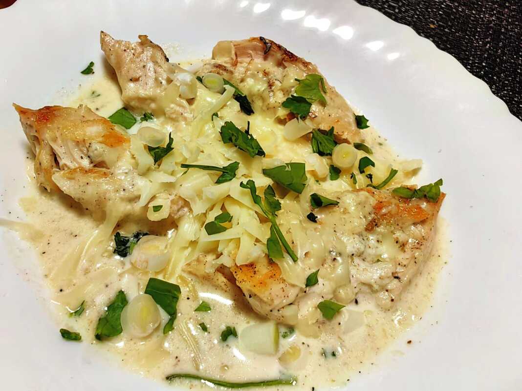 Φιλέτο κοτόπουλο με κρέμα και παρμεζάνα