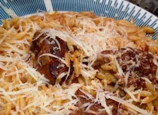 Μοσχαράκι με κριθαράκι στην κατσαρόλα