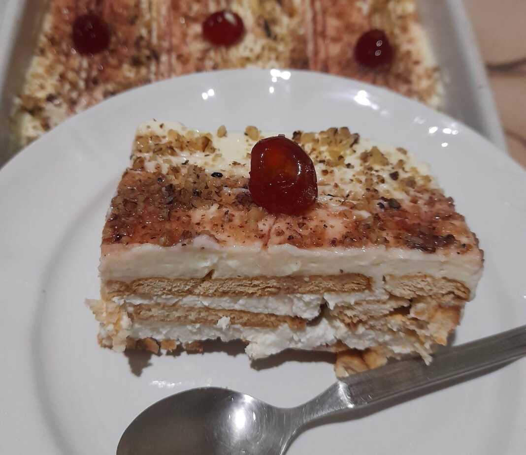 μπισκοτογλυκό με γιαούρτι