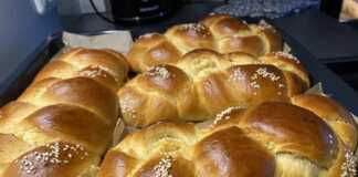 τσουρέκια με ζαχαρούχο