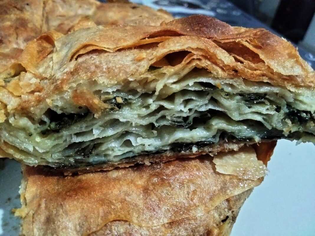 χωριάτικη παραδοσική σπανακοτυρόπιτα
