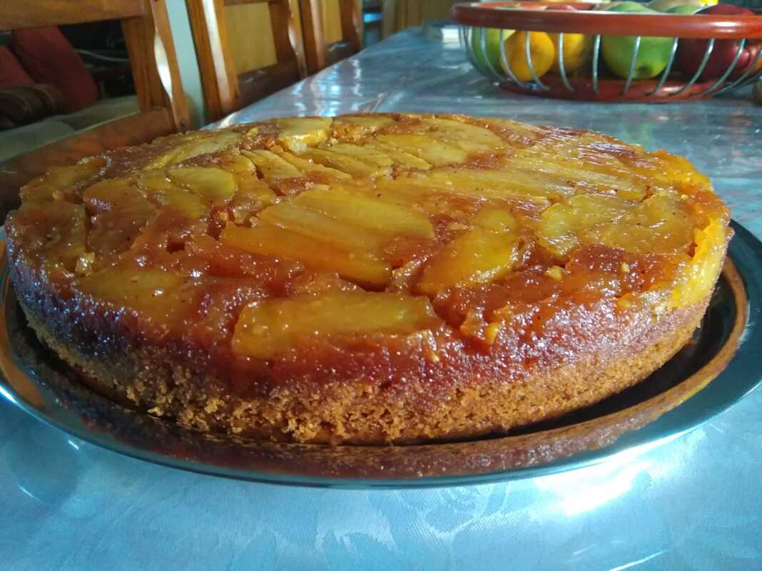 Αναποδο κέικ με Μήλα