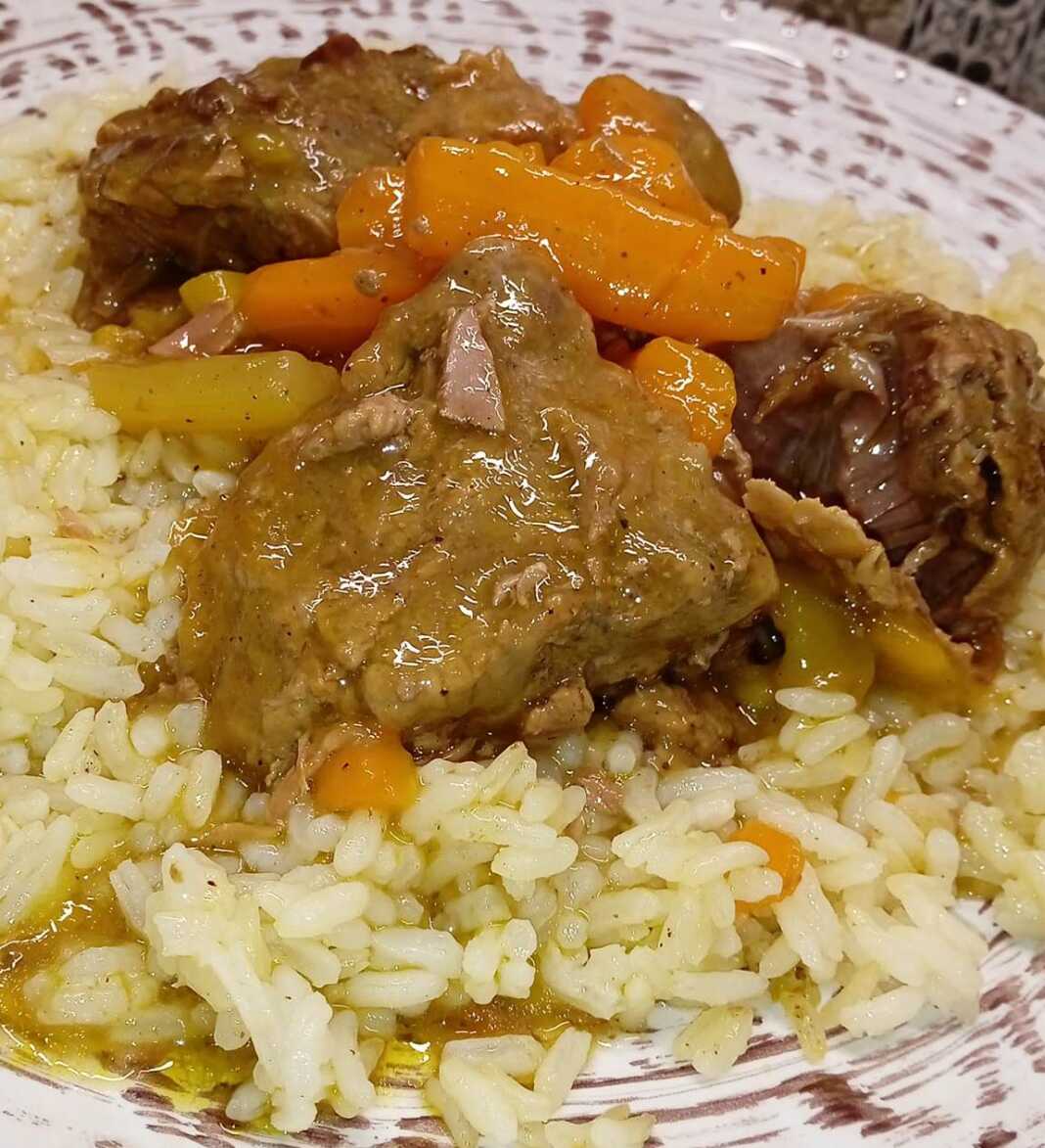 mosxaraki lemonato Μοσχαράκι λεμονάτο με ρύζι στο φούρνο