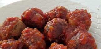 νηστίσιμα κεφτεδάκια με σάλτσα ντομάτας