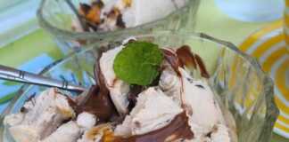 Σπιτικό παγωτό με μερέντα και σοκολατάκια