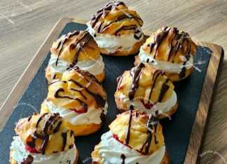 Σουδάκια με σαντιγί και κρέμα τυριού