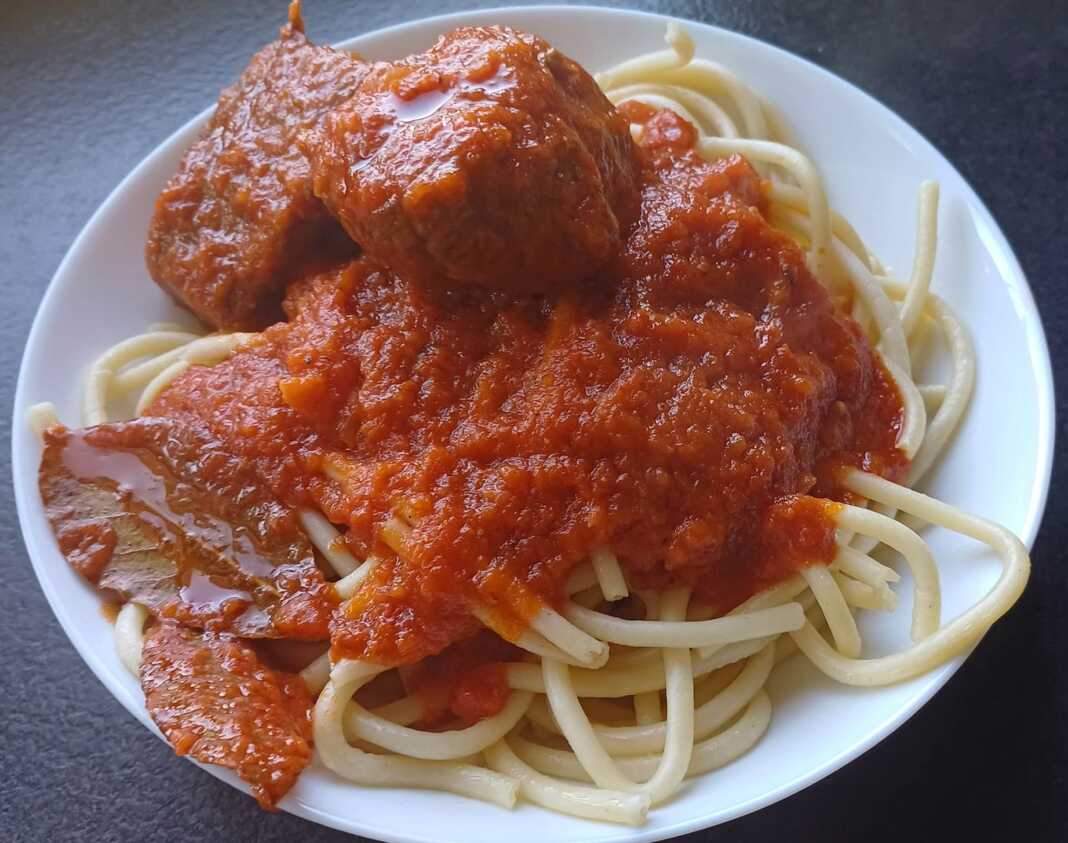 ροστ μπιφ με μακαρόνια