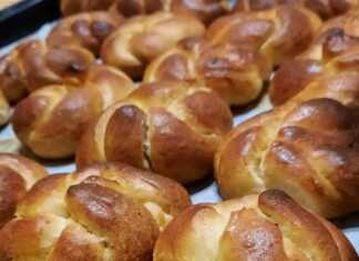 τσουρεκάκια