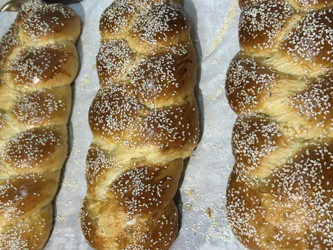 Μαστιχωτά Τσουρέκια με Χιώτικη Μαστίχα