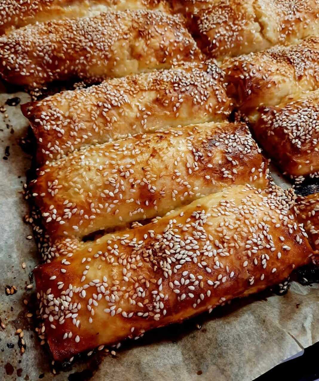 τυροπιτάκια ρολό με φύλλο κρούστας