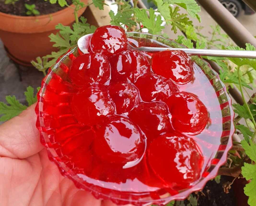 γλυκό κουταλιού κεράσι