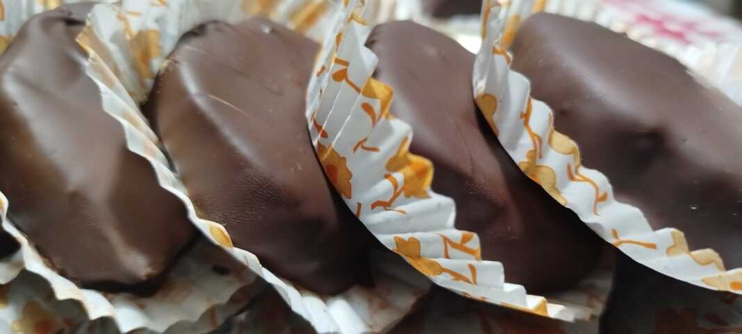 Καριόκες με τσουρέκι