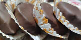 Καριόκες με τσουρέκι