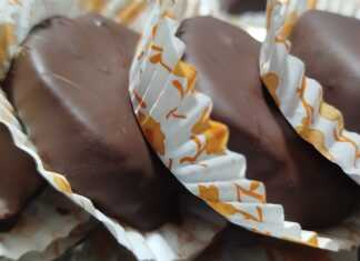 Καριόκες με τσουρέκι