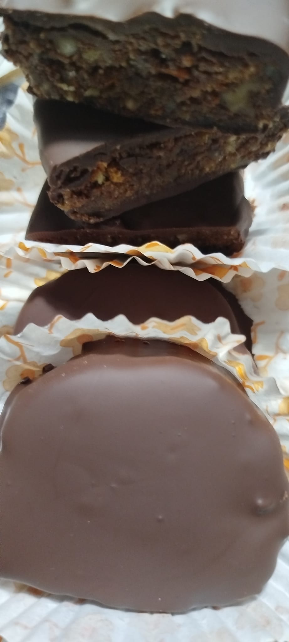 καριόκες με τσουρέκι