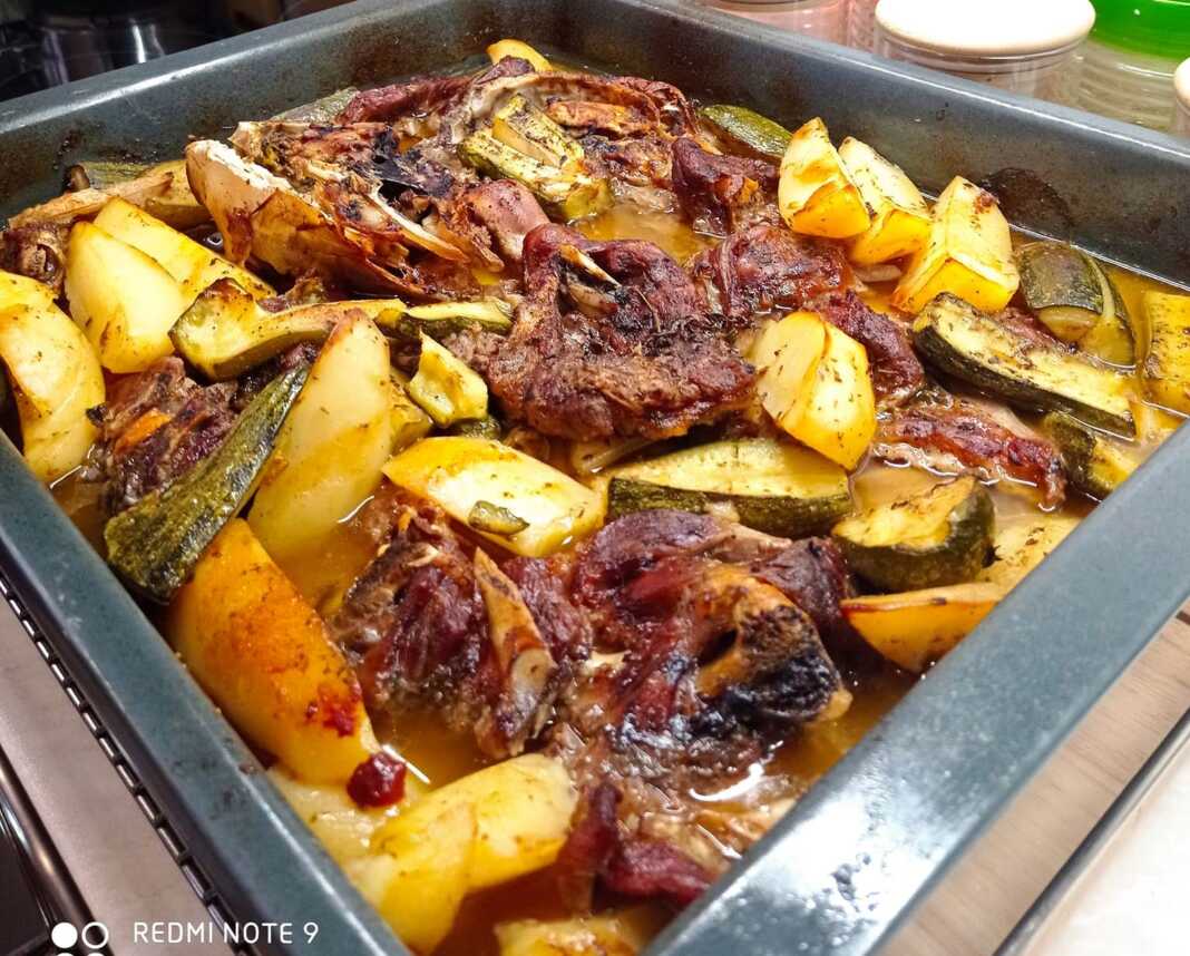 Κατσικάκι στο φούρνο