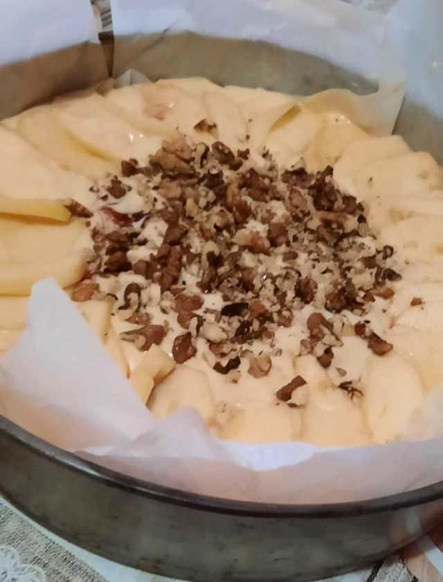 Κέικ μήλου με καρύδια