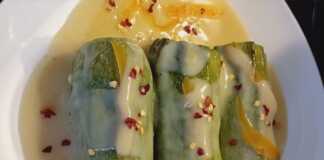 Κολοκυθάκια γεμιστά με σάλτσα