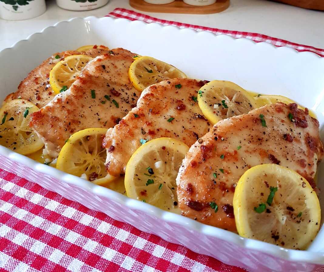 Κοτόπουλο με βουτυρωτή σάλτσα λεμονιού