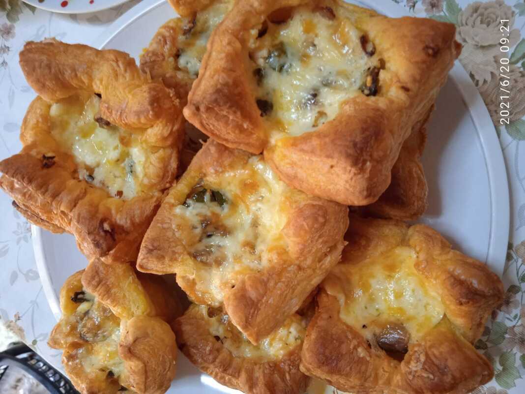 Μανιταρόπιτες με σφολιάτα