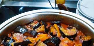 Μελιτζάνες με πατάτες Γιαχνί