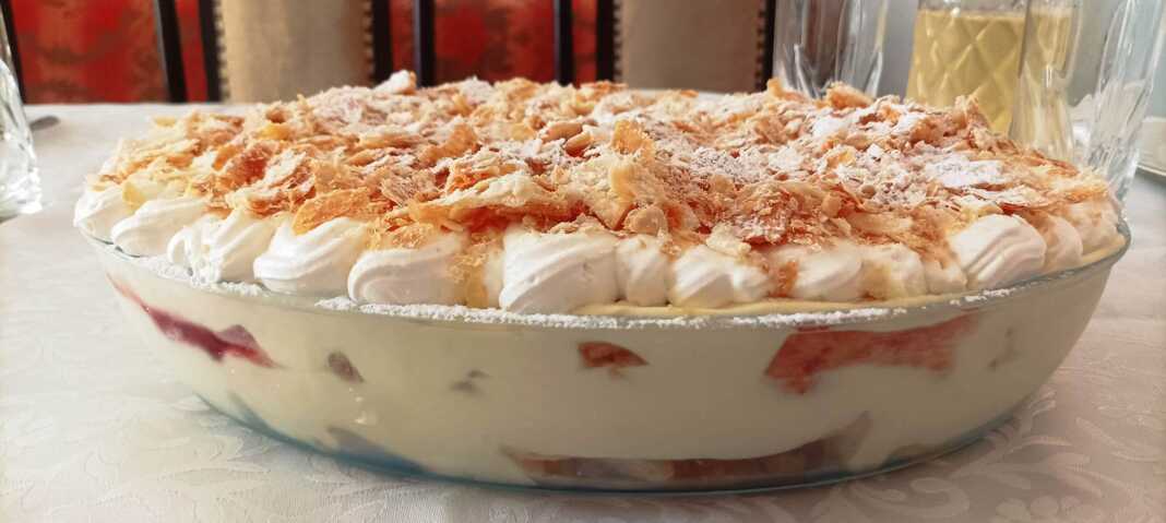 Μιλφέι με μαρμελάδα φράουλα