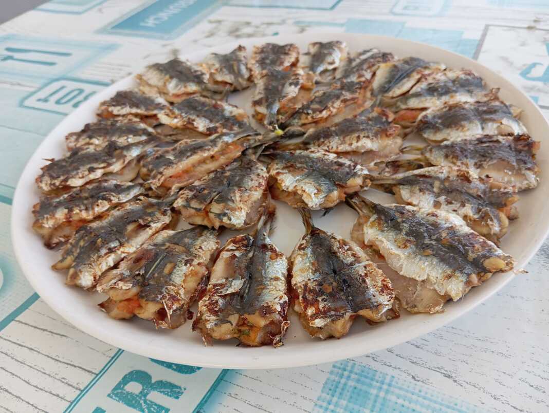 Σαρδέλες παντρεμένες γεμιστές