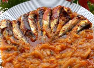 Σαρδέλες με κρεμμύδια στον φούρνο