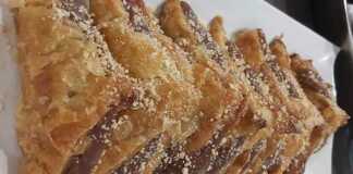 Σφολιατίνια μαντηλάκια με κρέμα σοκολάτας σιροπιαστά