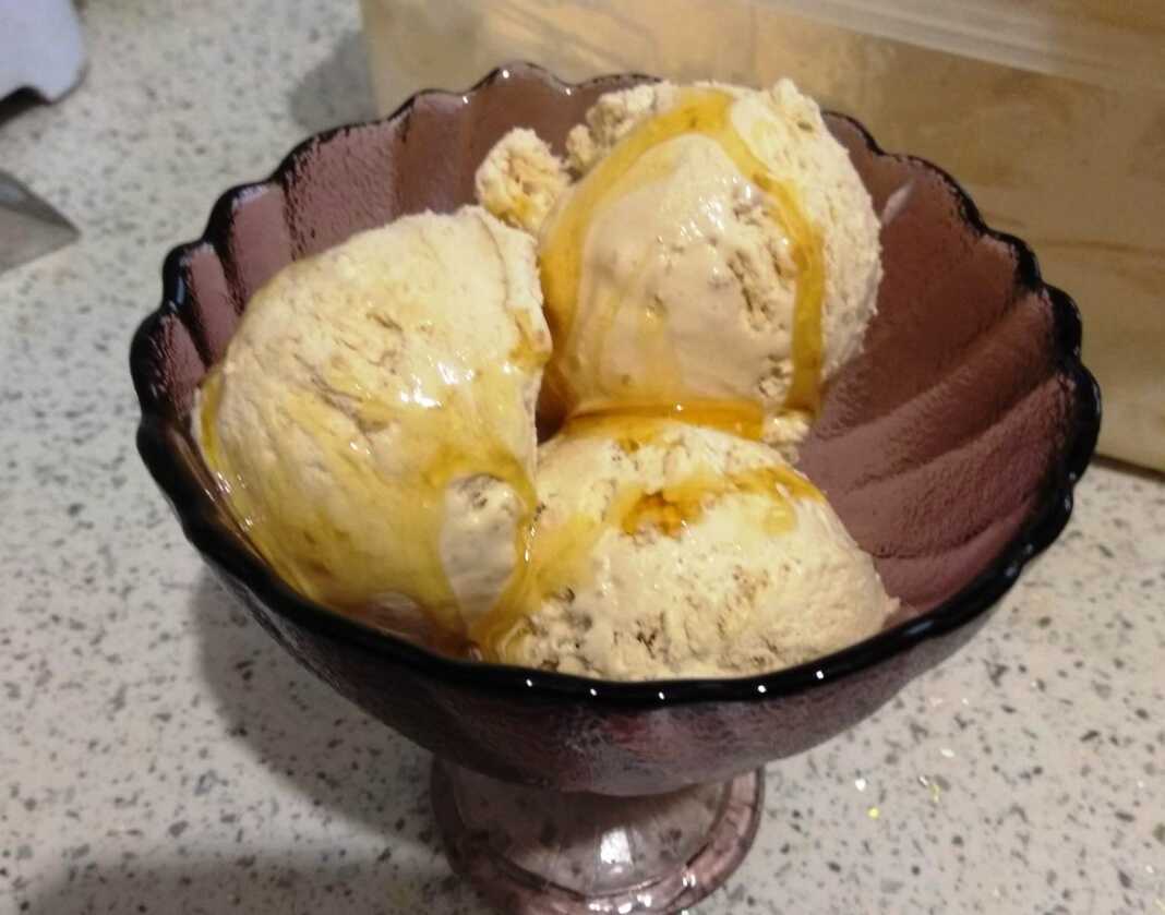 spitiko pagoto karamela Παγωτό καραμέλα