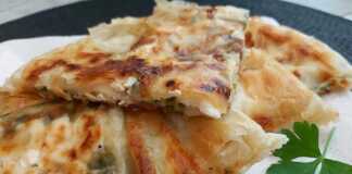 Η Τηγανόπιτα με Φέτα και Μαϊντανό μόλις τηγανίστηκε και είναι έτοιμη για σερβίρισμα.