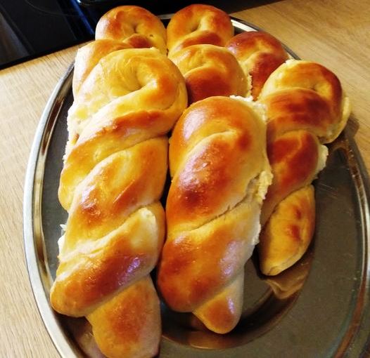 tirokouloura τυροκούλουρα