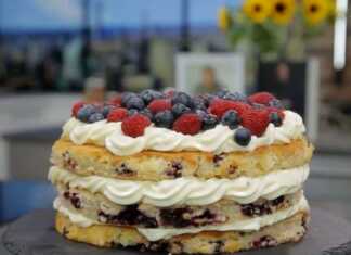 Κέικ λεμονιού με φρούτα του δάσους