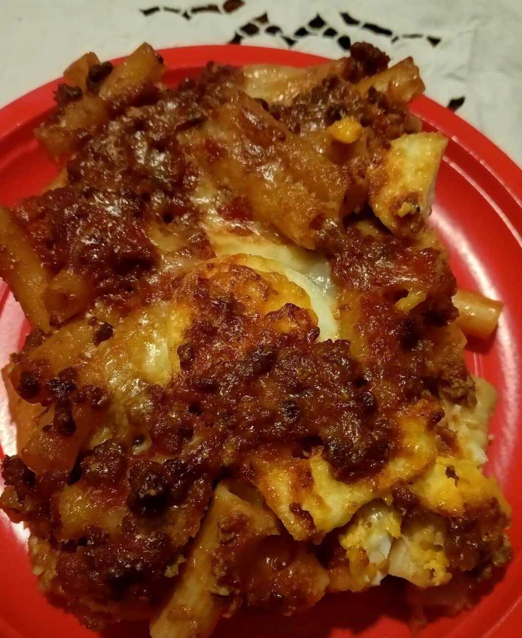 Ζυμαρικά φούρνου με σάλτσα ραγού