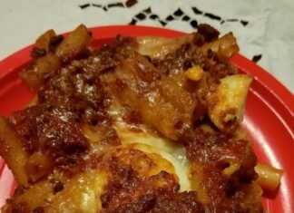 Ζυμαρικά φούρνου με σάλτσα ραγού