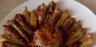 Μπάμιες με κεφτέδες στον φούρνο