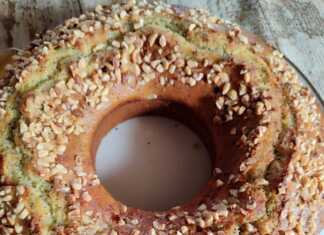 κέικ πορτοκαλιού με φουντούκια.