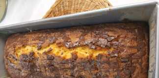 Κέικ με ολόκληρο πορτοκάλι Κέικ με ολόκληρο πορτοκάλι