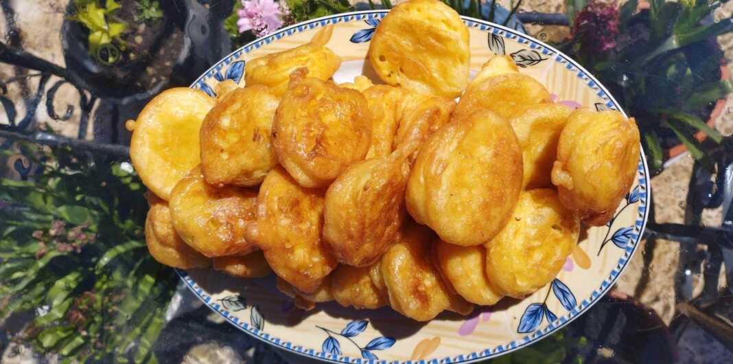 loukoumades me giaourti Λουκουμάδες με Γιαούρτι